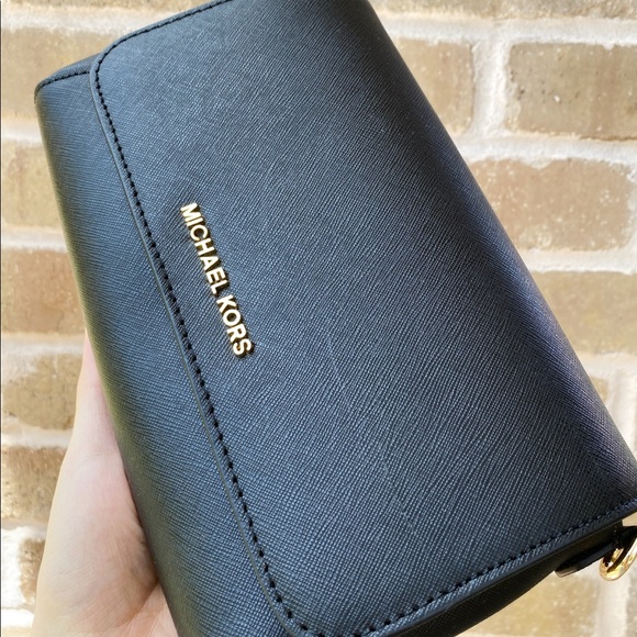 ‼️SALE‼️👜💕Michael Kors medium crossbody black - Picture 8 of 8